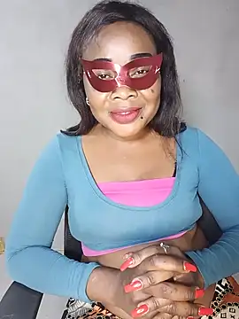 Snapshot of aylah32 chatting on July 18, 2026, 9:23 pm aylah32 online show from July 18, 2026, 9:23 pm