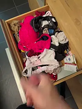 swissboy22 online show from June 13, 2026, 10:24 am