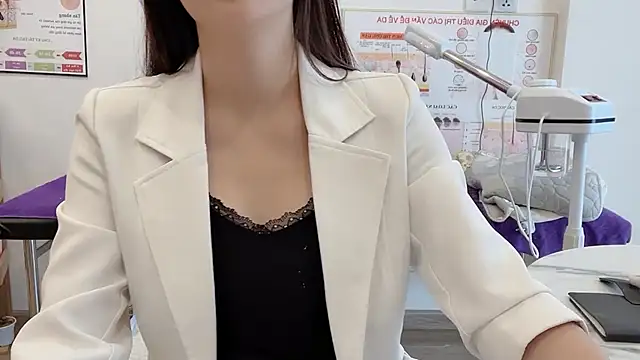 Snapshot of Katy_Bae chatting on November 7, 2025, 4:39 am Katy Bae online show from November 7, 2025, 4:39 am