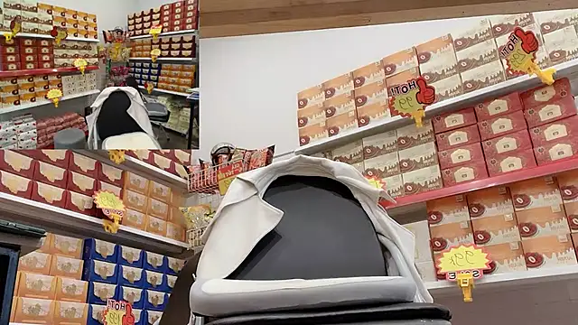 Snapshot of Katy_Bae chatting on February 11, 2026, 4:56 am Katy Bae online show from February 11, 2026, 4:56 am