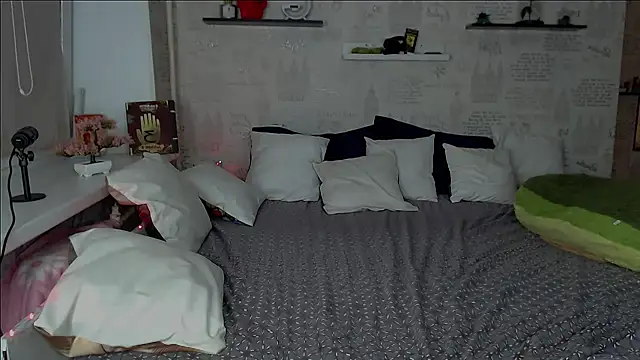AleksandraCandy online show from July 23, 2026, 10:17 pm