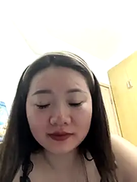 Snapshot of innnnn- chatting on July 23, 2026, 9:06 am innnnn- online show from July 23, 2026, 9:06 am