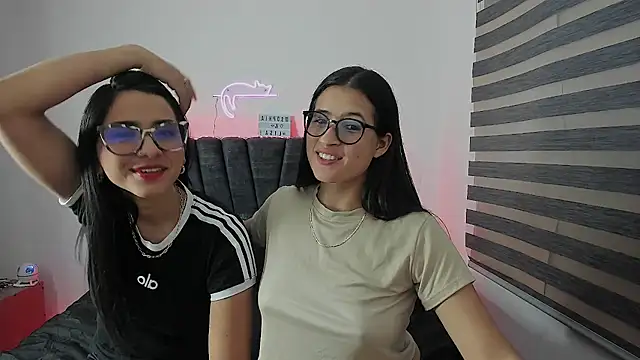 Snapshot of Lisa_sophia_ chatting on July 26, 2026, 2:40 am Lisa sophia online show from July 26, 2026, 2:40 am