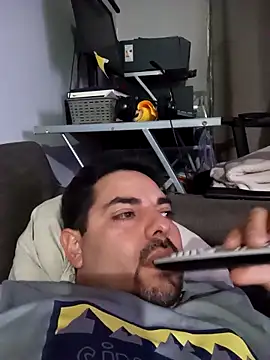 Snapshot of robredoj chatting on December 15, 2025, 12:27 am robredoj online show from December 15, 2025, 12:27 am