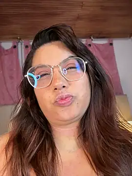 Snapshot of shantelle__ chatting on July 24, 2026, 7:32 pm shantelle online show from July 24, 2026, 7:32 pm