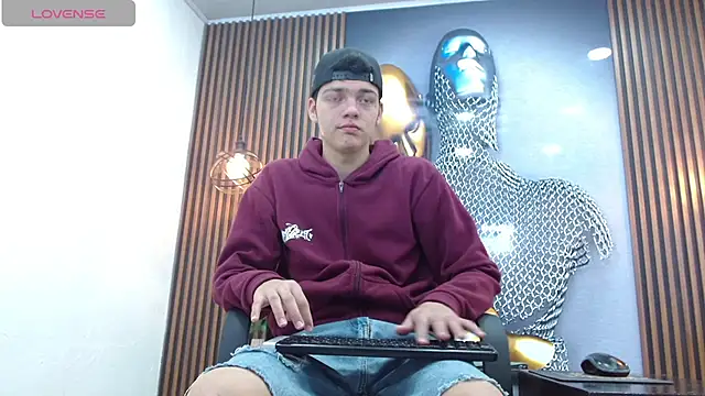 AlejoBussnek online show from July 31, 2026, 12:26 pm