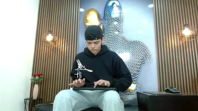 AlejoBussnek online show from July 28, 2026, 2:24 pm