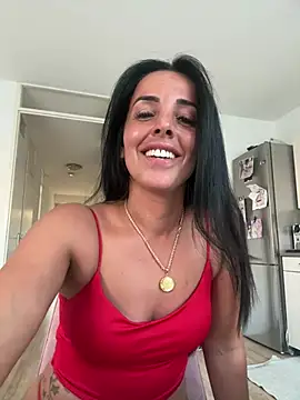 diamantje32 online show from July 25, 2026, 6:36 pm