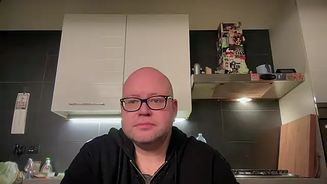 Snapshot of theitalianbear chatting on February 4, 2025, 12:19 am theitalianbear online show from February 4, 2025, 12:19 am