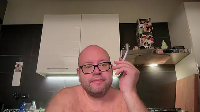 Snapshot of theitalianbear chatting on September 8, 2025, 10:31 pm theitalianbear online show from September 8, 2025, 10:31 pm
