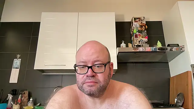 Snapshot of theitalianbear chatting on July 31, 2026, 8:47 am theitalianbear online show from July 31, 2026, 8:47 am