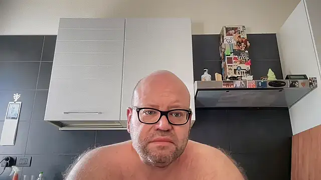 Snapshot of theitalianbear chatting on July 25, 2026, 7:38 am theitalianbear online show from July 25, 2026, 7:38 am