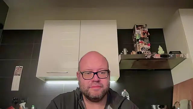 Snapshot of theitalianbear chatting on November 29, 2025, 12:00 am theitalianbear online show from November 29, 2025, 12:00 am