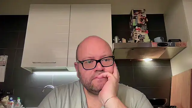 Snapshot of theitalianbear chatting on February 12, 2025, 7:56 pm theitalianbear online show from February 12, 2025, 7:56 pm