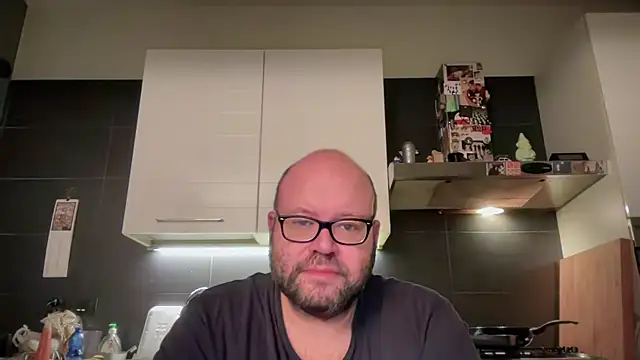 Snapshot of theitalianbear chatting on October 16, 2025, 2:31 am theitalianbear online show from October 16, 2025, 2:31 am