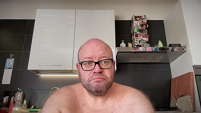 Snapshot of theitalianbear chatting on July 30, 2026, 7:29 am theitalianbear online show from July 30, 2026, 7:29 am