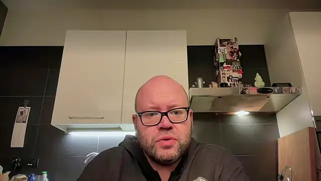 Snapshot of theitalianbear chatting on October 5, 2025, 3:41 am theitalianbear online show from October 5, 2025, 3:41 am