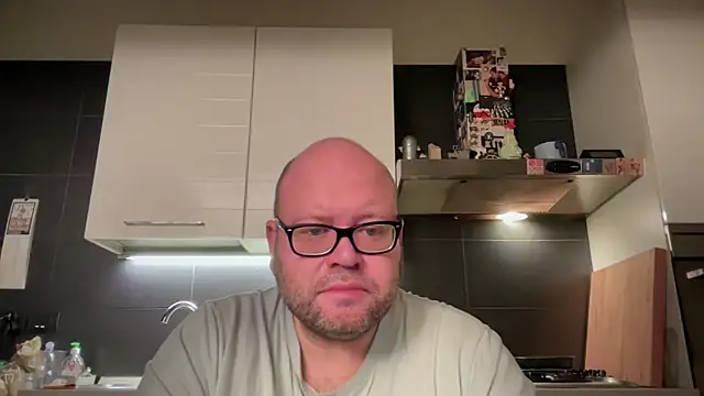 Snapshot of theitalianbear chatting on February 12, 2025, 2:56 am theitalianbear online show from February 12, 2025, 2:56 am
