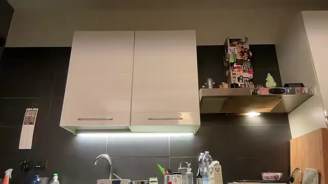 Snapshot of theitalianbear chatting on October 24, 2025, 12:42 am theitalianbear online show from October 24, 2025, 12:42 am