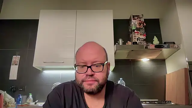 Snapshot of theitalianbear chatting on October 15, 2025, 3:38 am theitalianbear online show from October 15, 2025, 3:38 am