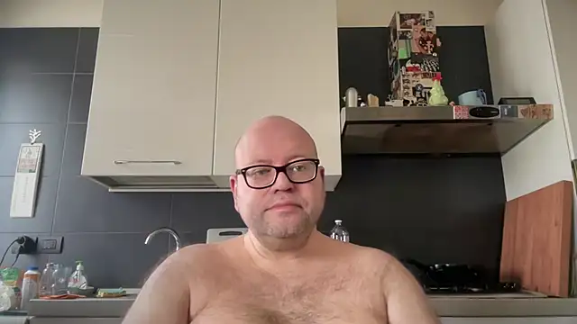 Snapshot of theitalianbear chatting on February 25, 2025, 11:32 am theitalianbear online show from February 25, 2025, 11:32 am