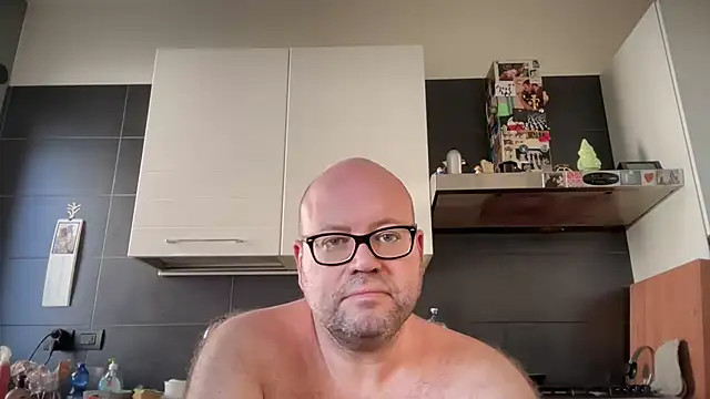 Snapshot of theitalianbear chatting on September 27, 2025, 12:44 pm theitalianbear online show from September 27, 2025, 12:44 pm