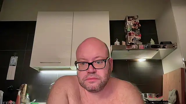 Snapshot of theitalianbear chatting on July 28, 2026, 3:03 am theitalianbear online show from July 28, 2026, 3:03 am