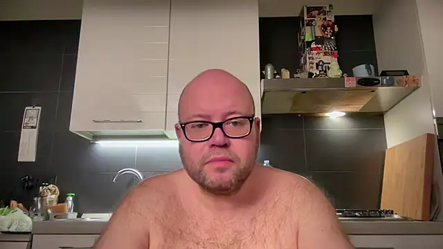 Snapshot of theitalianbear chatting on January 20, 2025, 9:01 pm theitalianbear online show from January 20, 2025, 9:01 pm