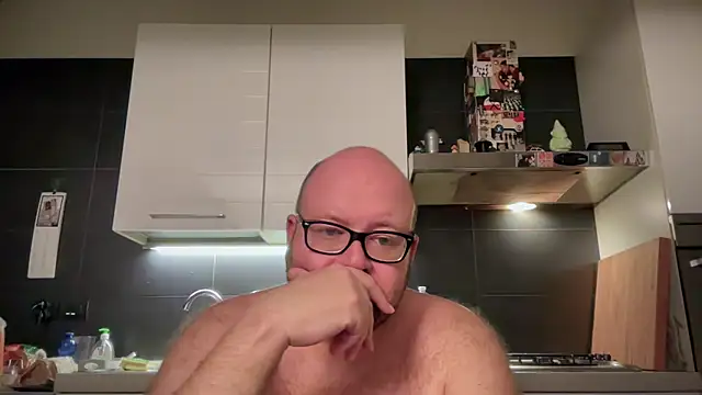 Snapshot of theitalianbear chatting on September 13, 2025, 11:05 pm theitalianbear online show from September 13, 2025, 11:05 pm