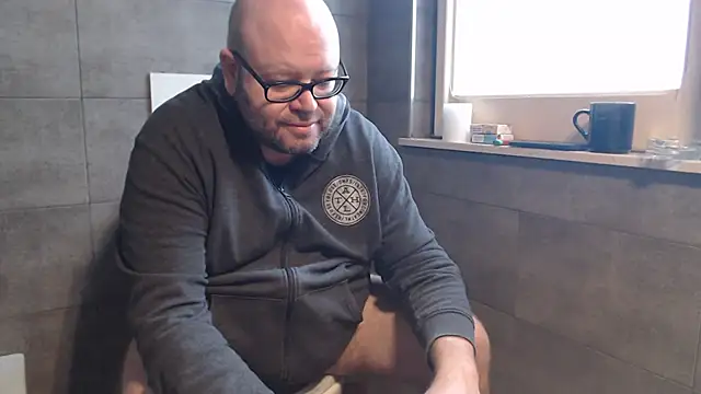 Snapshot of theitalianbear chatting on October 30, 2025, 7:28 am theitalianbear online show from October 30, 2025, 7:28 am