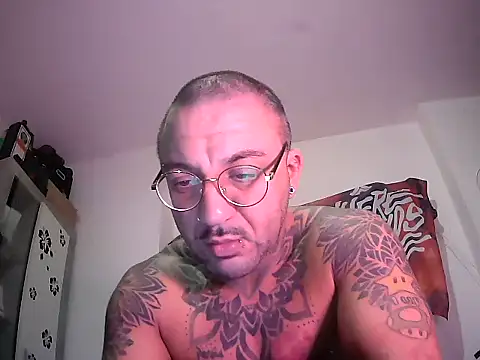 Snapshot of MagicStickBoy chatting on December 23, 2025, 8:24 am MagicStickBoy online show from December 23, 2025, 8:24 am