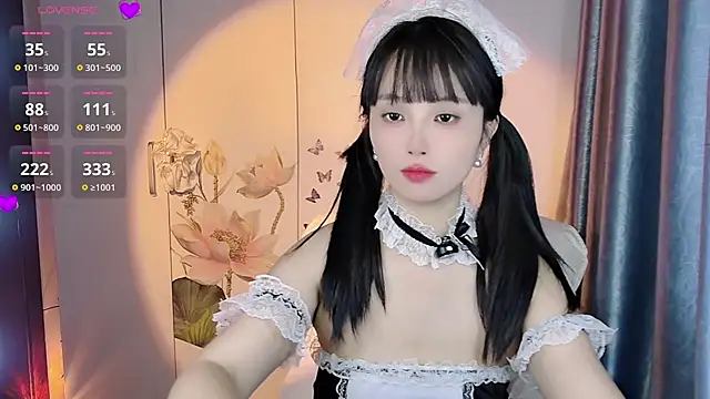Snapshot of Magg1e_ chatting on August 3, 2026, 6:32 am Magg1e online show from August 3, 2026, 6:32 am