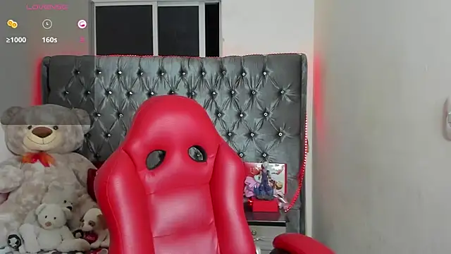 Snapshot of mrloganfuck1 chatting on May 6, 2026, 6:39 am mrloganfuck1 online show from May 6, 2026, 6:39 am