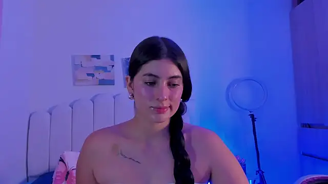 Snapshot of Luunasweet chatting on July 31, 2026, 7:41 am Luunasweet online show from July 31, 2026, 7:41 am