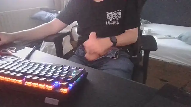 Snapshot of willemBertussen08 chatting on July 31, 2026, 7:22 pm willemBertussen08 online show from July 31, 2026, 7:22 pm