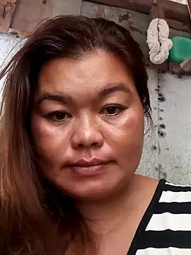 Snapshot of sweetpinay85 chatting on August 8, 2026, 11:23 pm sweetpinay85 online show from August 8, 2026, 11:23 pm