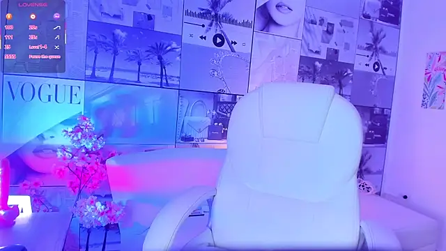 Snapshot of zoe__tayler chatting on August 6, 2026, 7:20 pm zoe tayler online show from August 6, 2026, 7:20 pm