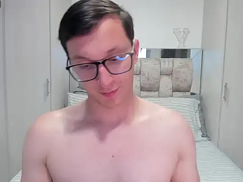 Snapshot of elliot-murphy- chatting on August 6, 2026, 2:50 am elliot-murphy- online show from August 6, 2026, 2:50 am