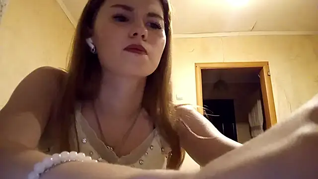 Snapshot of LiziArms chatting on August 5, 2026, 5:07 pm LiziArms online show from August 5, 2026, 5:07 pm
