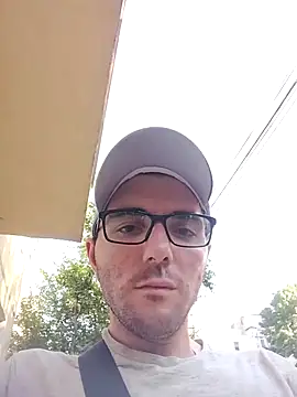 Snapshot of gabrieldanut27 chatting on August 4, 2026, 2:43 pm gabrieldanut27 online show from August 4, 2026, 2:43 pm