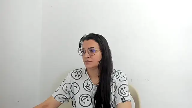 MARILYN GARCIA online show from September 10, 2025, 1:32 pm