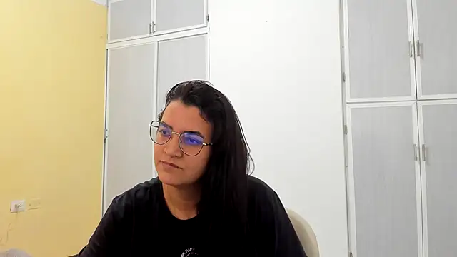 MARILYN GARCIA online show from March 13, 2025, 4:45 pm