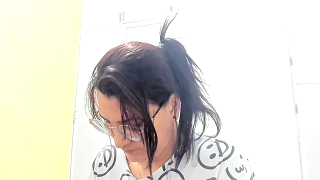 MARILYN GARCIA online show from March 18, 2025, 2:17 pm