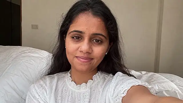 Snapshot of Vandana28 chatting on August 5, 2026, 5:51 pm Vandana28 online show from August 5, 2026, 5:51 pm