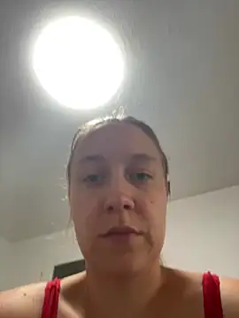 Snapshot of OliviaLulu chatting on August 8, 2026, 9:49 am OliviaLulu online show from August 8, 2026, 9:49 am