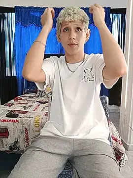 Snapshot of yorsamm__Smith chatting on August 8, 2026, 2:57 pm yorsamm Smith online show from August 8, 2026, 2:57 pm