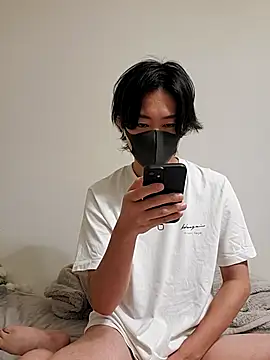 Snapshot of Naoya_xyz chatting on August 9, 2026, 4:46 pm Naoya xyz online show from August 9, 2026, 4:46 pm