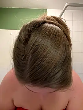 Snapshot of BootyLola chatting on December 6, 2024, 8:10 am BootyLola online show from December 6, 2024, 8:10 am