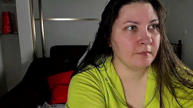 MarySwon online show from December 28, 2024, 5:14 pm