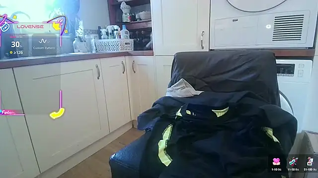 Snapshot of jiminpete chatting on October 9, 2025, 10:49 am jiminpete online show from October 9, 2025, 10:49 am